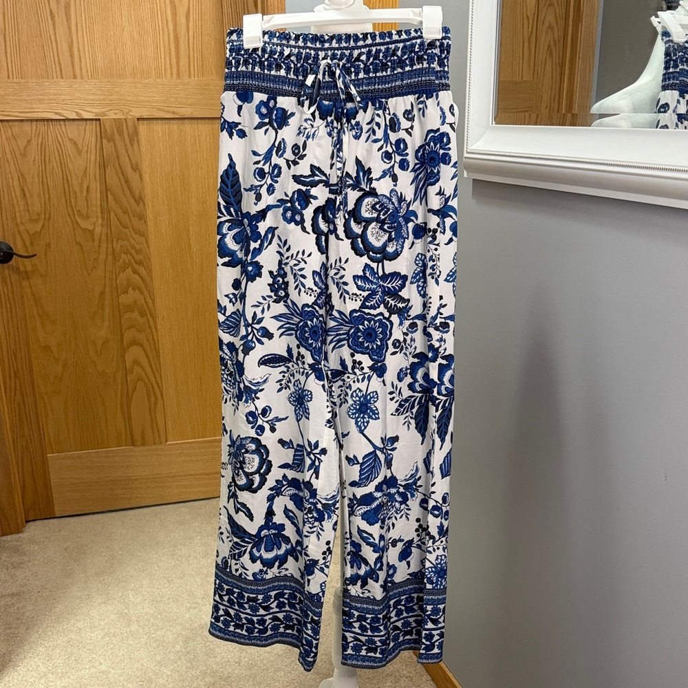 Floral Blue and White Wide-Leg Pants
